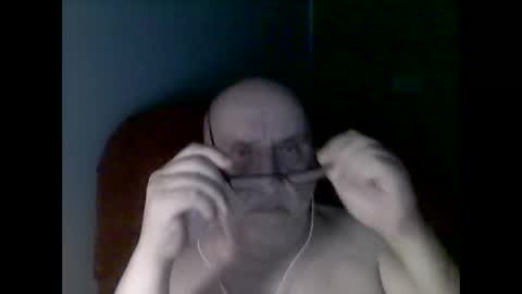 Snapshot of needlesslove chatting on 17, 11, 2025 Tom online show from 17, 11, 2025