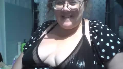 Snapshot of neekie88 chatting on 7, 6, 2026 neekie88 online show from 7, 6, 2026