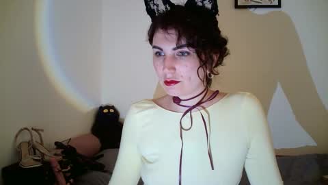 nefertiti_queen online show from 14, 4, 2026