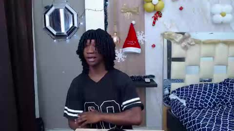 Snapshot of negga_cum chatting on 17, 12, 2025 NEGGA online show from 17, 12, 2025