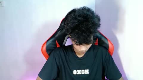 neil_asian69 online show from 2, 11, 2025