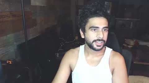 Snapshot of neilsing chatting on 25, 11, 2025 neil online show from 25, 11, 2025