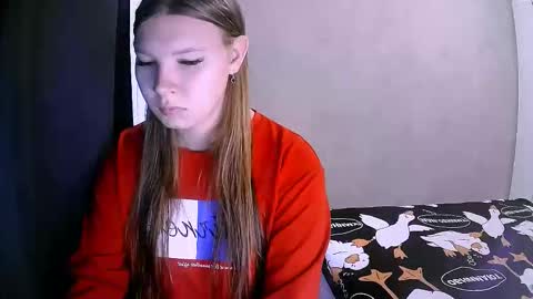 Snapshot of nelli_lux chatting on 19, 11, 2025 Nelli online show from 19, 11, 2025