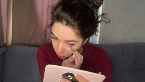 Angelihee online show from 14, 4, 2026