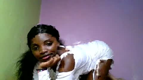 Snapshot of nelly_ebony5 chatting on 19, 6, 2026 nelly_ebony5 online show from 19, 6, 2026