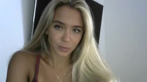 Snapshot of nelly_fortu chatting on 25, 4, 2026 nelly_fortu online show from 25, 4, 2026