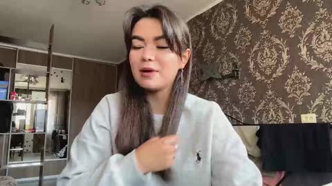 Snapshot of nellytarallo chatting on 15, 3, 2026 Ava online show from 15, 3, 2026