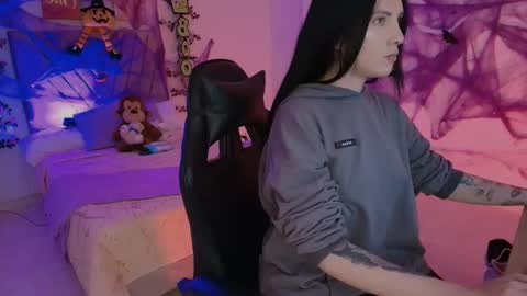 Snapshot of neo_sarah chatting on 6, 10, 2025 neo_sarah online show from 6, 10, 2025