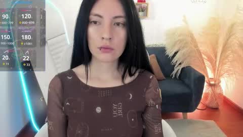 Sarah  online show from 4, 12, 2025