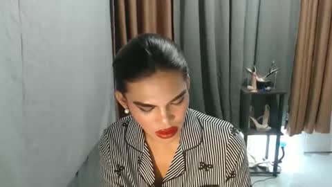 Snapshot of neomi_hardcock chatting on 27, 4, 2026 neomi online show from 27, 4, 2026
