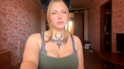 Snapshot of neomimaddern chatting on 27, 4, 2026 neomimaddern online show from 27, 4, 2026
