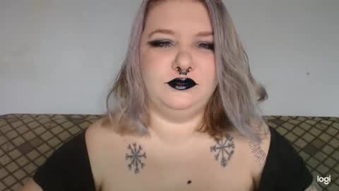 Snapshot of neriphine chatting on 12, 9, 2025 Neriphine online show from 12, 9, 2025