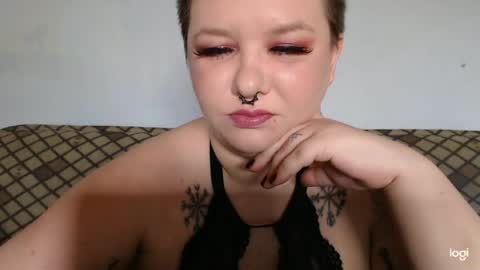Snapshot of neriphine chatting on 3, 7, 2026 Neriphine online show from 3, 7, 2026