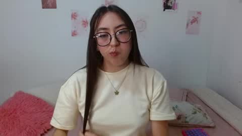 Snapshot of nessaa_ chatting on 27, 7, 2026 Nessa online show from 27, 7, 2026