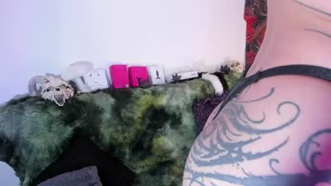 Snapshot of nesuko_evil chatting on 24, 6, 2026 Marie online show from 24, 6, 2026