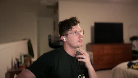 Snapshot of netflixhumanicorn chatting on 28, 12, 2024 RyRy online show from 28, 12, 2024