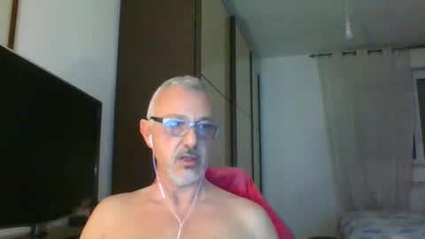 Snapshot of nevenerabis chatting on 8, 1, 2025 nevenerabis online show from 8, 1, 2025