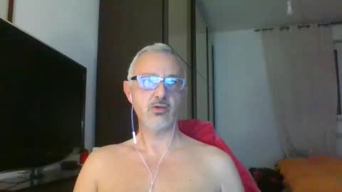 Snapshot of nevenerabis chatting on 4, 2, 2025 nevenerabis online show from 4, 2, 2025