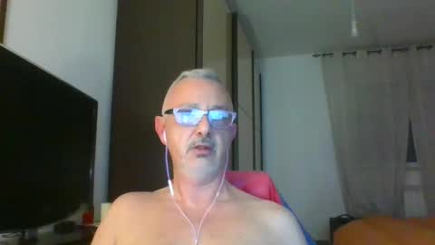 Snapshot of nevenerabis chatting on 18, 2, 2025 nevenerabis online show from 18, 2, 2025