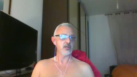 Snapshot of nevenerabis chatting on 5, 3, 2025 nevenerabis online show from 5, 3, 2025