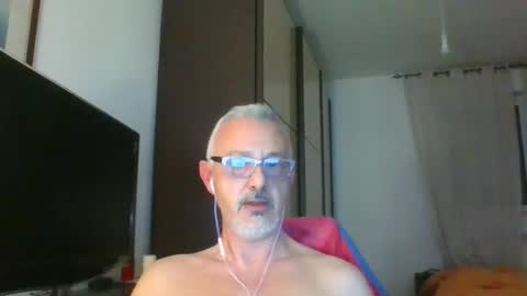Snapshot of nevenerabis chatting on 7, 3, 2025 nevenerabis online show from 7, 3, 2025