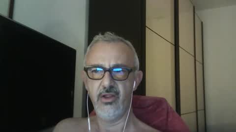 Snapshot of nevenerabis chatting on 5, 10, 2025 nevenerabis online show from 5, 10, 2025