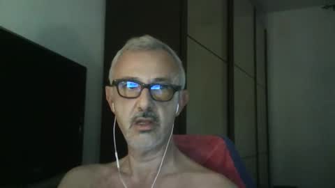 Snapshot of nevenerabis chatting on 7, 10, 2025 nevenerabis online show from 7, 10, 2025