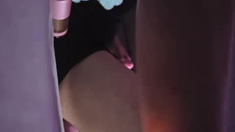 neverenough222 online show from 11, 4, 2026