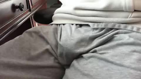 nevrsaynevr2000 online show from 16, 9, 2025