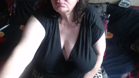 Snapshot of new_milf chatting on 9, 7, 2026 Lilly online show from 9, 7, 2026