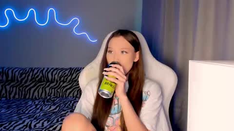 Mina online show from 27, 10, 2025