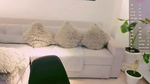 Snapshot of neythan__blaze chatting on 5, 10, 2025   online show from 5, 10, 2025