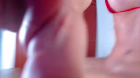 niabussethxxx online show from 4, 12, 2024