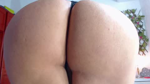 niabussethxxx online show from 27, 2, 2025