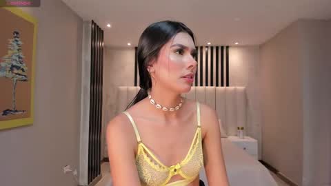 Snapshot of niasalvatore chatting on 27, 2, 2025 Call me Nia online show from 27, 2, 2025