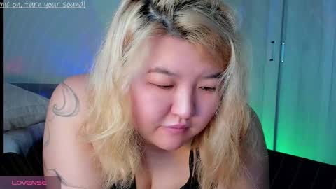 Snapshot of niatonoori chatting on 8, 10, 2025 Kim online show from 8, 10, 2025
