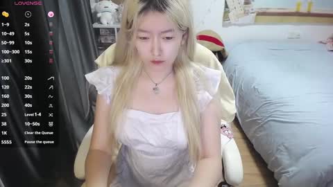 Snapshot of nice_belle chatting on 10, 9, 2025 Belle online show from 10, 9, 2025