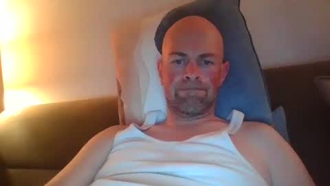 Snapshot of niceguydate chatting on 10, 9, 2025 niceguydate online show from 10, 9, 2025