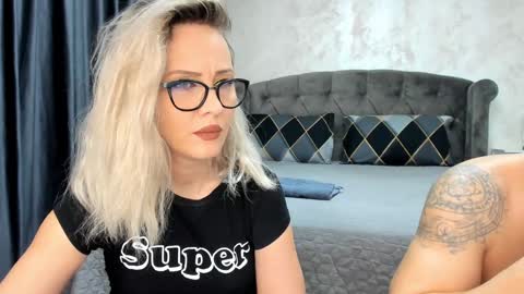 Snapshot of nicepussyfuckk18 chatting on 10, 1, 2025 Sophie online show from 10, 1, 2025