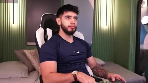 Snapshot of nick_vans chatting on 7, 10, 2025 Jhohan online show from 7, 10, 2025