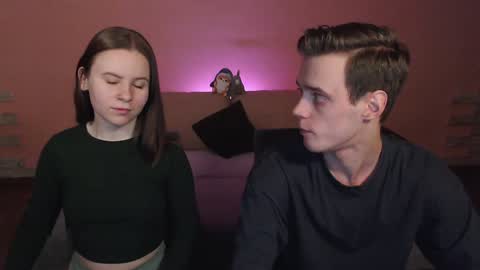 Snapshot of nickandmolly chatting on 4, 1, 2025 nick and molly online show from 4, 1, 2025