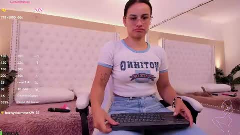 Snapshot of nickky_thompson chatting on 8, 7, 2026 nickky online show from 8, 7, 2026