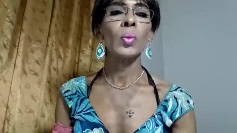 Snapshot of nicklamama chatting on 31, 10, 2025 softnickla online show from 31, 10, 2025