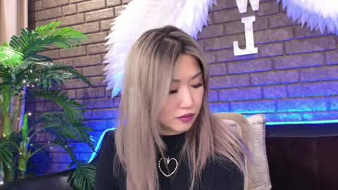 Snapshot of nicky_owl chatting on 17, 2, 2025 Today is my 41st birthday And in 2 hours Im waiting for you on the stream Stock up on tokens and a good mood Nicky online show from 17, 2, 2025