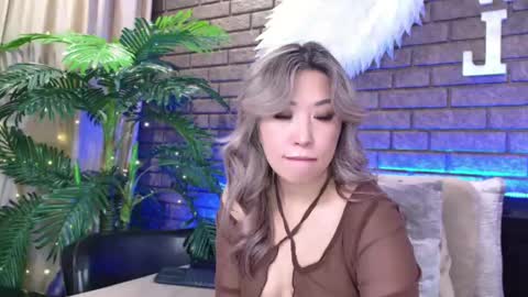 Snapshot of nicky_owl chatting on 19, 2, 2025 Today is my 41st birthday And in 2 hours Im waiting for you on the stream Stock up on tokens and a good mood Nicky online show from 19, 2, 2025
