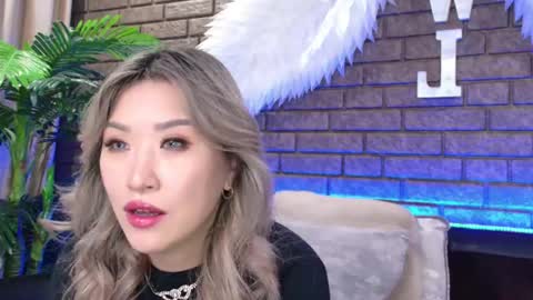 Snapshot of nicky_owl chatting on 28, 2, 2025 Today is my 41st birthday And in 2 hours Im waiting for you on the stream Stock up on tokens and a good mood Nicky online show from 28, 2, 2025