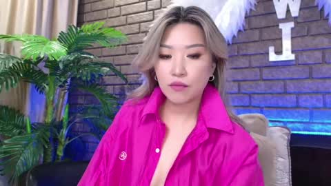 Snapshot of nicky_owl chatting on 3, 3, 2025 Today is my 41st birthday And in 2 hours Im waiting for you on the stream Stock up on tokens and a good mood Nicky online show from 3, 3, 2025