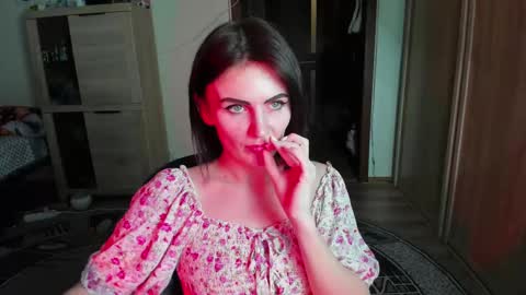 Nicky Weekends online show from 8, 3, 2025