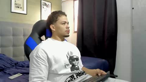 nico_blaze7 online show from 19, 11, 2025