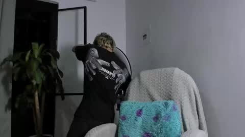 Nico  online show from 10, 11, 2025